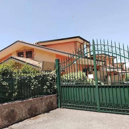 Cinnamon House * Marco Simone